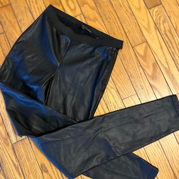 Reitmans (Willow & Thread) Faux Leather Pants - Picture 5 of 9